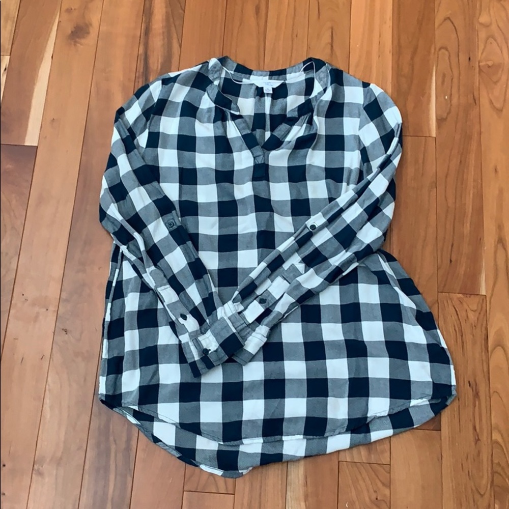 Green and white plaid v neck